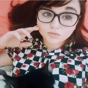 Meet your Posher, Angelique